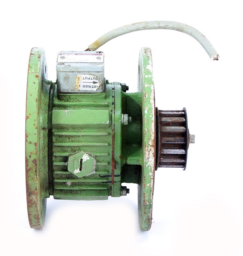 Nº3357. Embrague 24V para motor